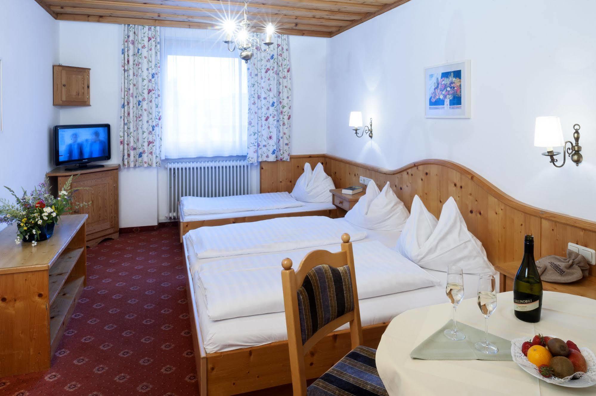 פוך ביי הליין Hotel Gasthof Zum Kirchenwirt מראה חיצוני תמונה